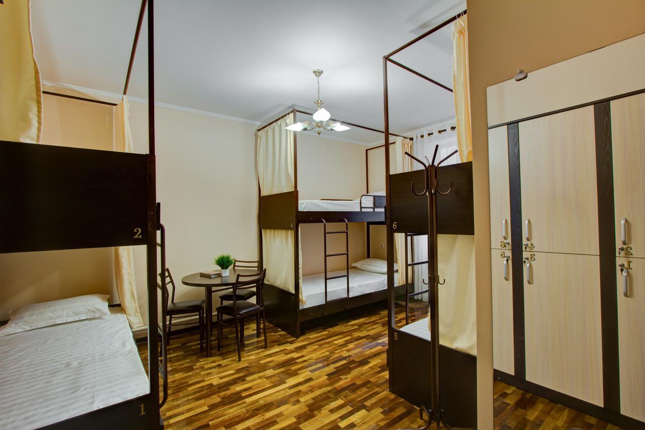 Centre Hostel Bishkek Ngoại thất bức ảnh