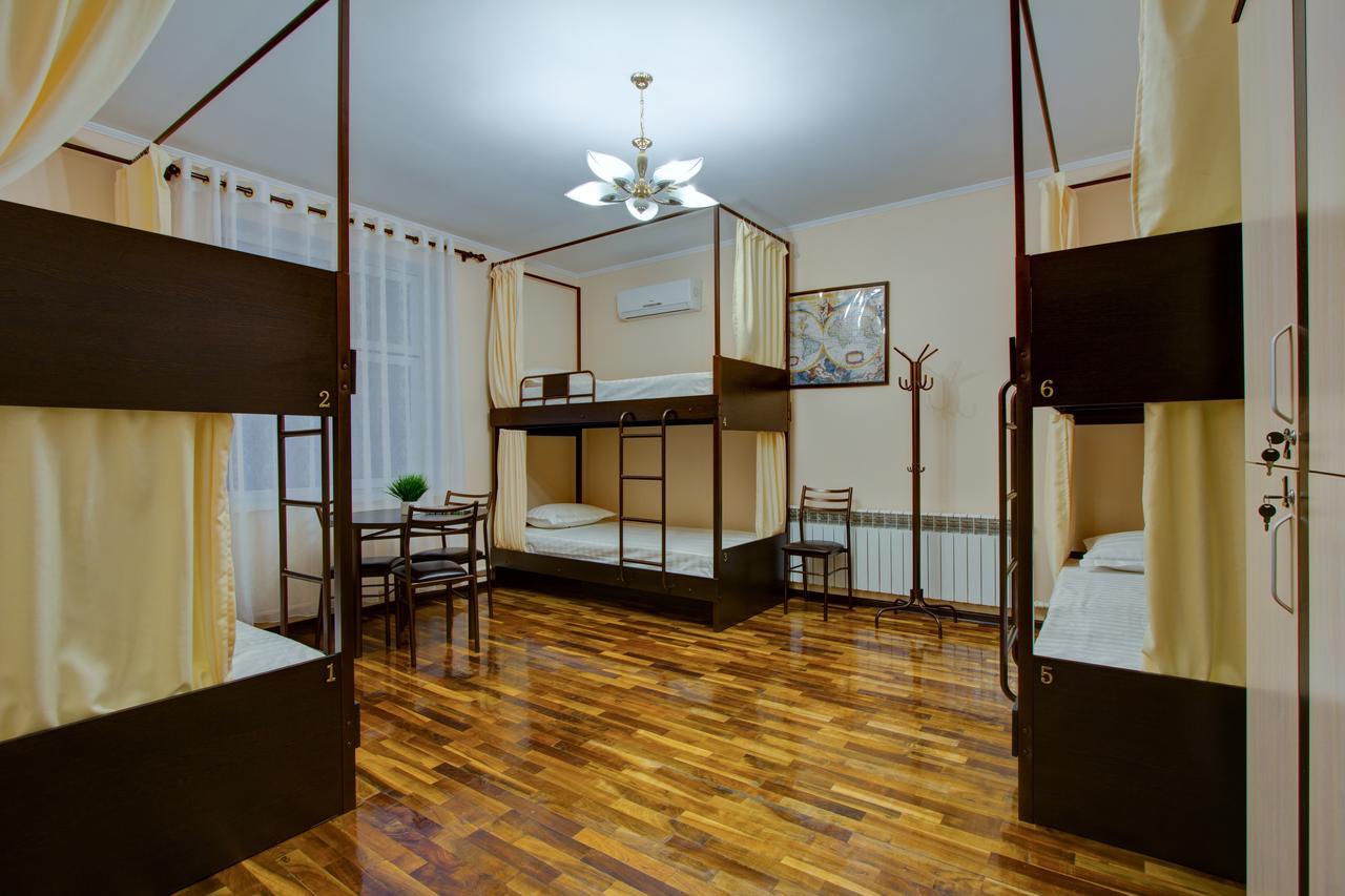 Centre Hostel Bishkek Ngoại thất bức ảnh